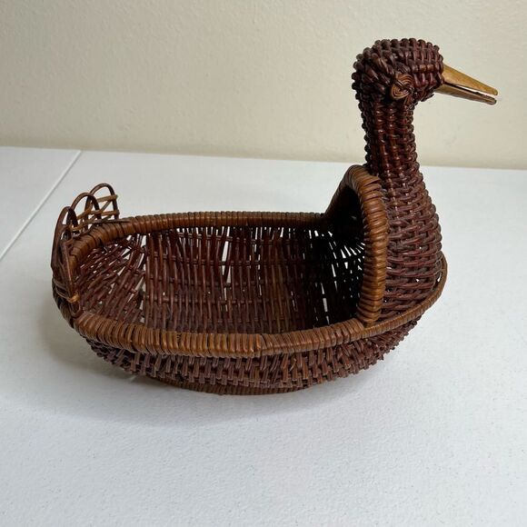 Vintage Brown Rattan Wicker Duck Basket Woven Wood Bird Farmhouse Decor Boho - Picture 7 of 14